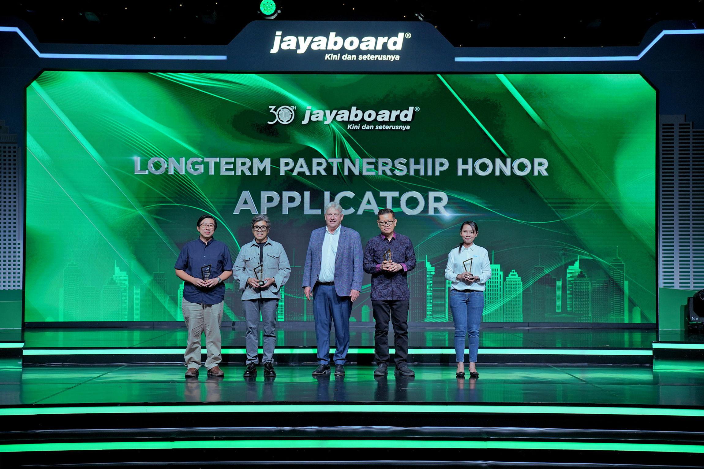 Jayaboard® 30th - Longterm Partnership Honor Applicator